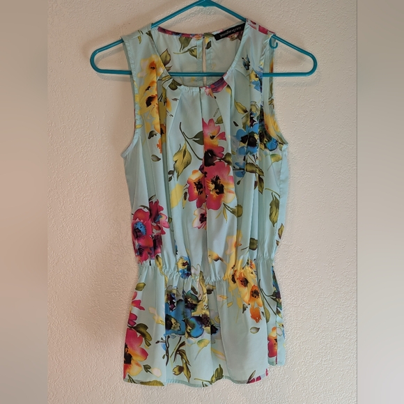 Jennifer & Grace Tops - Jennifer & Grace Floral Sleeveless Top - Multicolor